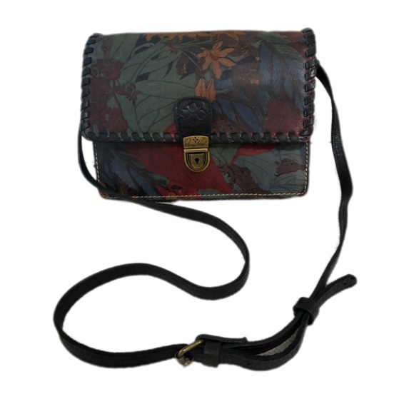 Patricia Nash Handbags - Patricia Nash EUC Liana crossbody bag in a floral print leather